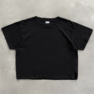 Akimbo “CHAIN-PEEKER” SINGLE STITCHED TEE - BLACK